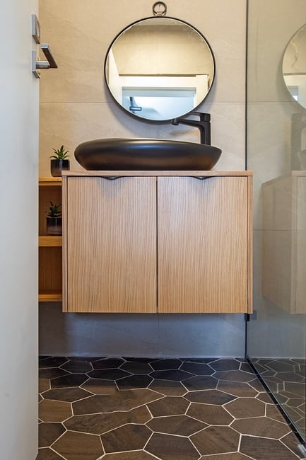 יח פסיפס קרמי עץ ונגה 
גודל 35*28 
מחיר: 35 ש" ליחידה 
 
עיצוב: שייפ דזיין סטודיו
צילום: סוזי לוינסון

