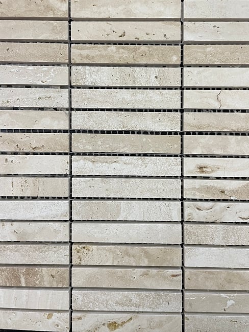 יחידת פסיפס רצועות טרוורטין מאבן 
על רשת 30*30 
