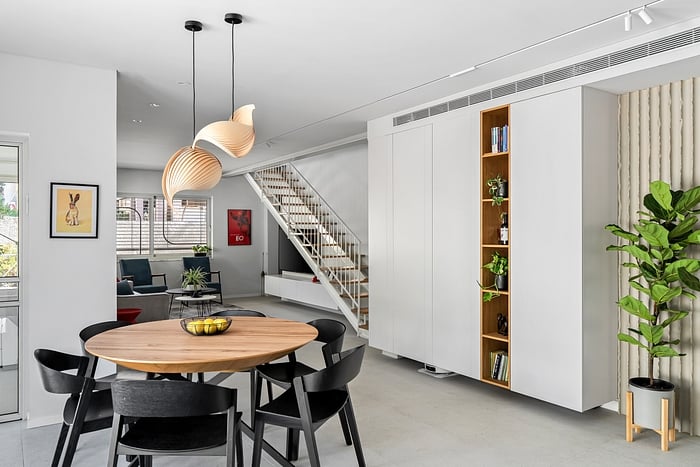 ריצוף - דגם 97000 דמוי אבן אפרפר 60*120, R10 נגד החלקה.   מעצבת: ליאת עסיג 
צילום: מאור מויאל

