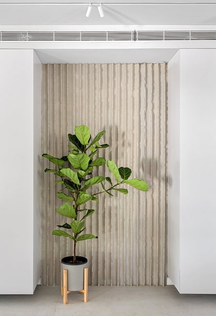 ריצוף - דגם 97000 דמוי אבן אפרפר 60*120, R10 נגד החלקה.  

מעצבת: ליאת עסיג 
צילום: מאור מויאל


