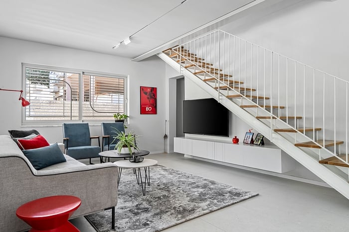 ריצוף - דגם 97000 דמוי אבן אפרפר 60*120, R10 נגד החלקה.  

מעצבת: ליאת עסיג 
צילום: מאור מויאל


