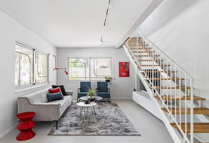 ריצוף - דגם 97000 דמוי אבן אפרפר 60*120, R10 נגד החלקה.  

מעצבת: ליאת עסיג 
צילום: מאור מויאל


