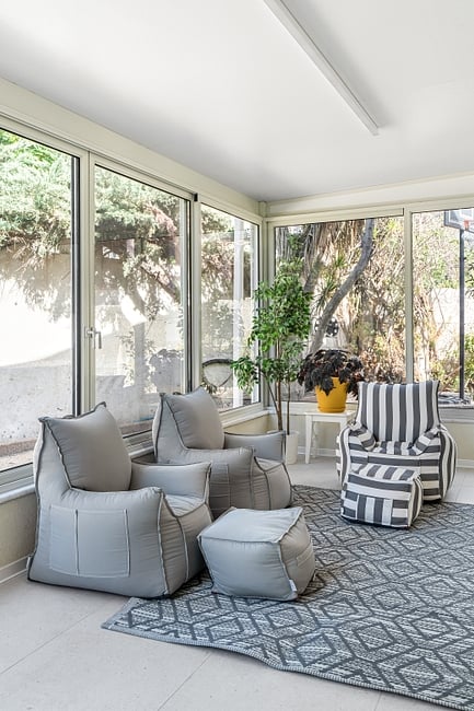 ריצוף - דגם 97000 דמוי אבן אפרפר 60*120, R10 נגד החלקה.  

מעצבת: ליאת עסיג 
צילום: מאור מויאל


