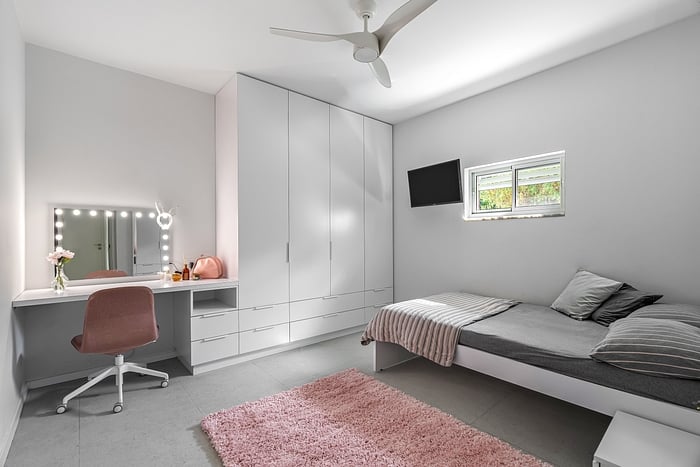 ריצוף - דגם 97000 דמוי אבן אפרפר 60*120, R10 נגד החלקה.  

מעצבת: ליאת עסיג 
צילום: מאור מויאל


