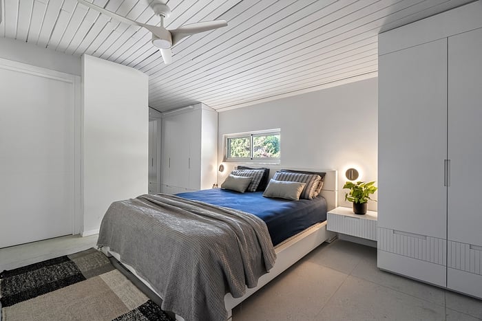 ריצוף וקירות - דגם 97021 דמוי אבן בז' 60*120, R10 נגד החלקה.  

מעצבת: ליאת עסיג 
צילום: מאור מויאל



