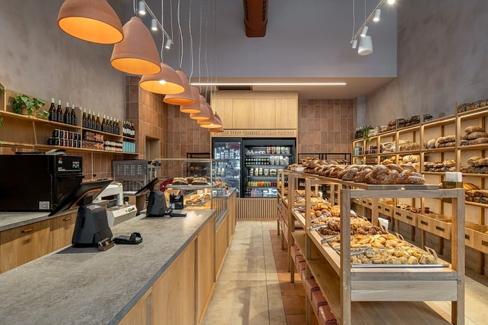 עיצוב: איתי גידרון 
צילום:תמיר רוגובסקי  


רצפה: דגם 69043 - R10 דמוי אבן בז'- אריחים שונים, גודל: 90*60 
רחבת המרכז + קיר : דגם 36404-18 - קלינקר גוון חום מט, גודל: 36*18
