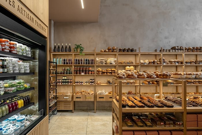 עיצוב: איתי גידרון 
צילום:תמיר רוגובסקי  


רצפה: דגם 69043 - R10 דמוי אבן בז'- אריחים שונים, גודל: 90*60 
רחבת המרכז: דגם 36404-18 - קלינקר גוון חום מט, גודל: 36*18
