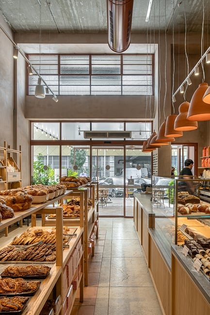 עיצוב: איתי גידרון 
צילום:תמיר רוגובסקי  


רצפה: דגם 69043 - R10 דמוי אבן בז'- אריחים שונים, גודל: 90*60 
רחבת המרכז: דגם 36404-18 - קלינקר גוון חום מט, גודל: 36*18
