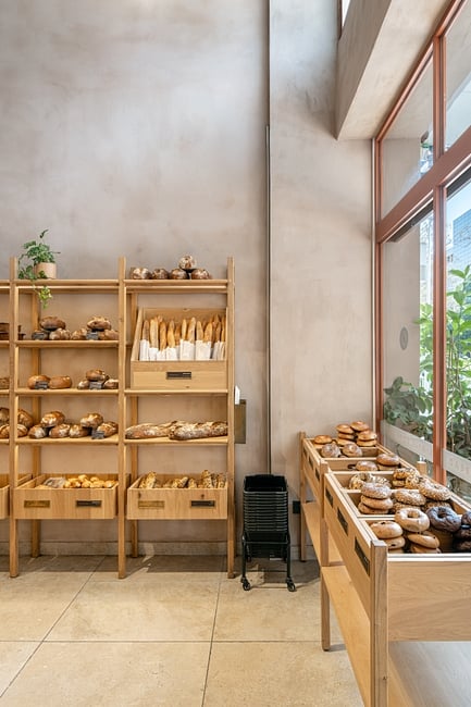 עיצוב: איתי גידרון 
צילום:תמיר רוגובסקי  

רצפה: דגם 69043 - R10 דמוי אבן בז'- אריחים שונים, גודל: 90*60 



