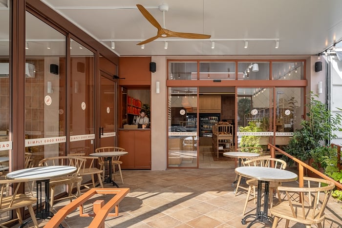 קלינקר גוון בז' מט גודל: 36*36 
 
עיצוב לחם ארטיזן: איתי גידרון 
צילום:תמיר רוגובסקי

