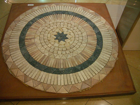 שטיח פסיפס אבן 
מידה 
100X100 
