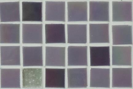 אריחי פסיפס לחיפוי קיר מזכוכית 3803. פסיפס זכוכית 1.5 סגול-כסף. 
גודל: 32.7*32.7. 
